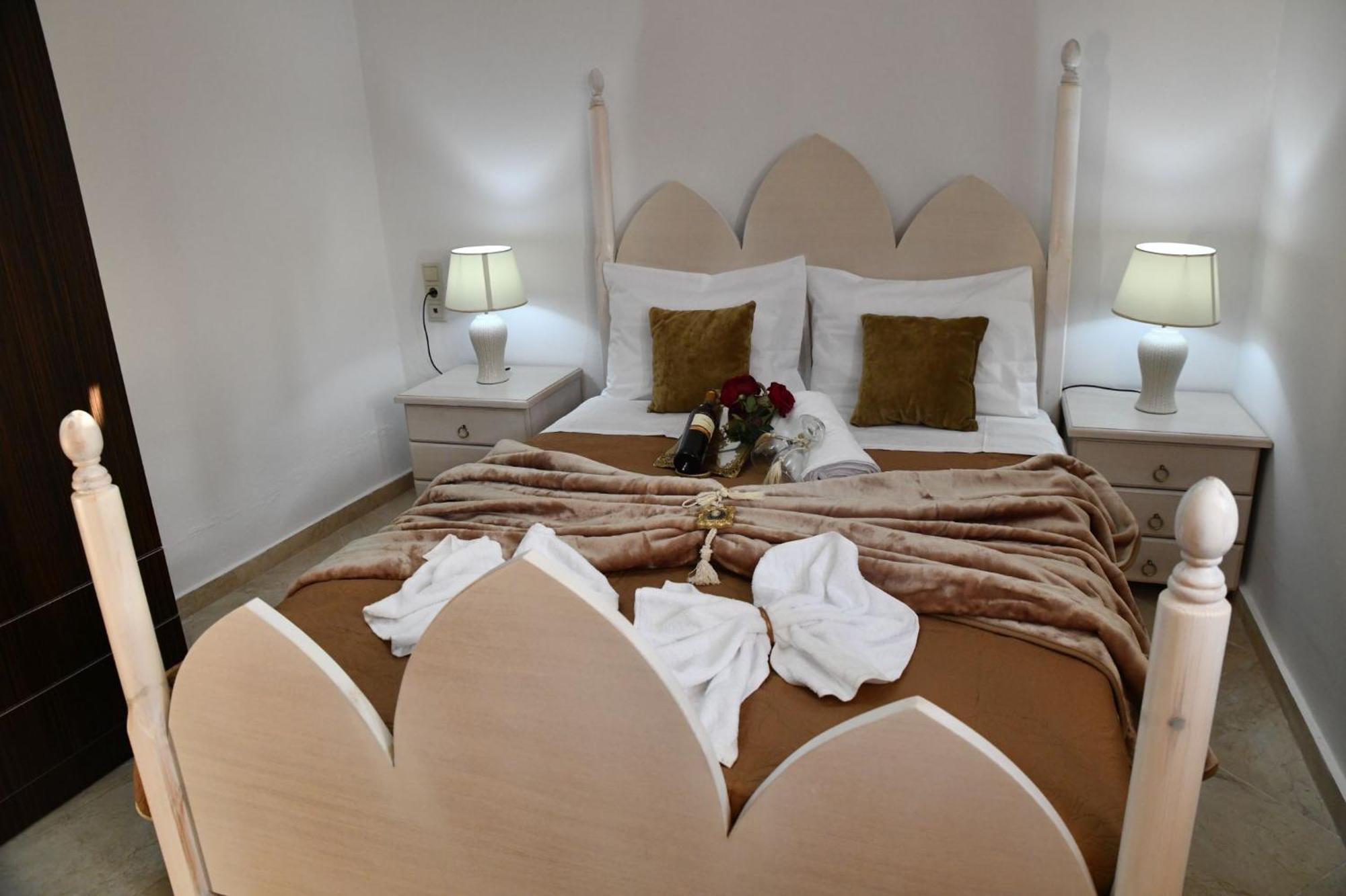 Kleopatra Deluxe Apartment With Jacuzzi Камиларион Екстериор снимка