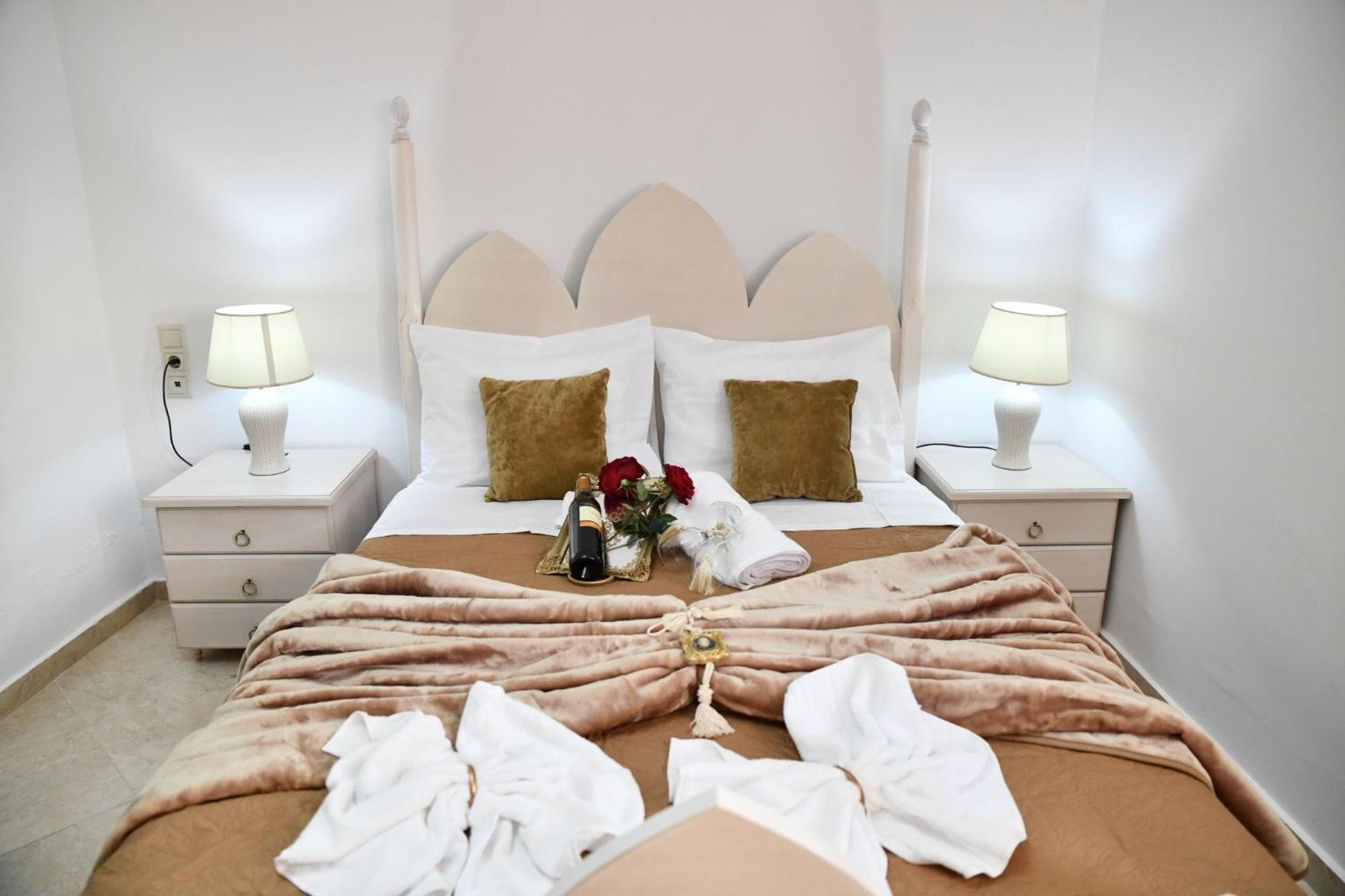 Kleopatra Deluxe Apartment With Jacuzzi Камиларион Екстериор снимка